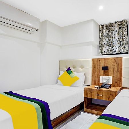 Itsy Hotels Heraa International Bombay Esterno foto