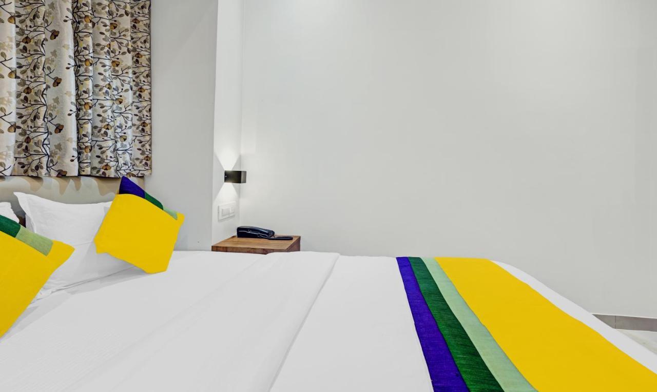 Itsy Hotels Heraa International Bombay Esterno foto