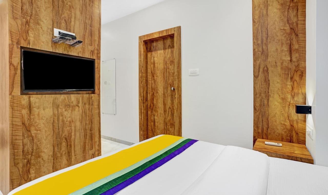 Itsy Hotels Heraa International Bombay Esterno foto