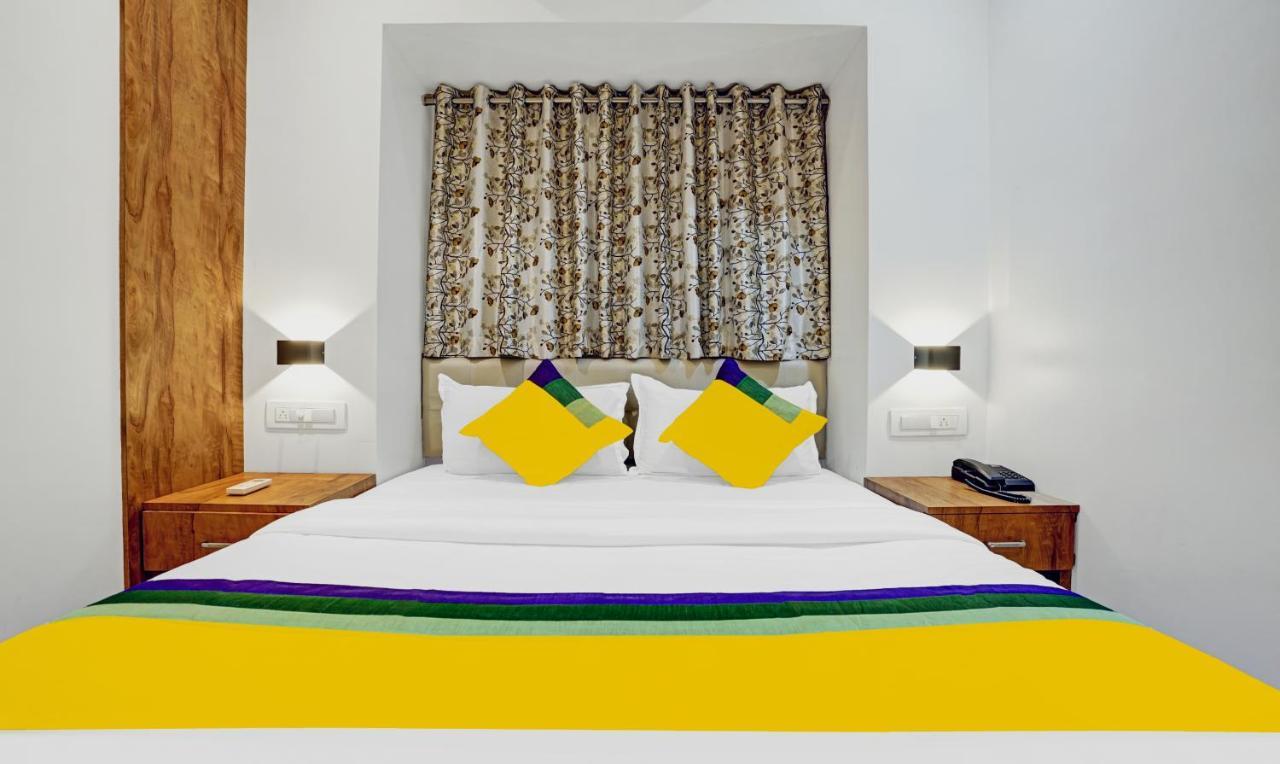 Itsy Hotels Heraa International Bombay Esterno foto
