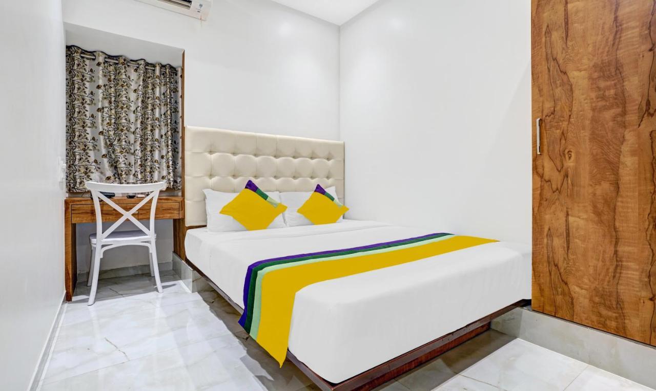 Itsy Hotels Heraa International Bombay Esterno foto